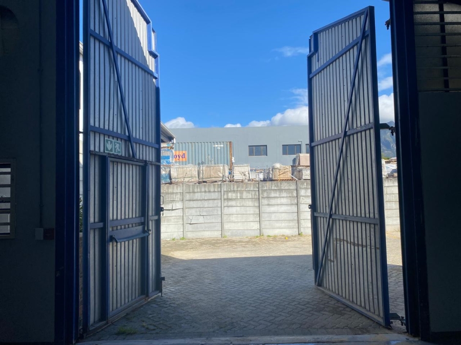 To Let commercial Property for Rent in Claremont Western Cape